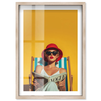 «Holiday Mode Shadowbox Print Coastal Glam Art» par Notoriart, cadre blond, 16 x 24