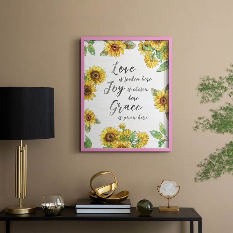 Grace Grace Here, reproduction encadrée - bois massif, H 21 po x l 17 po, Rose