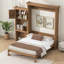 Lit escamotable avec plusieurs tablettes de rangement et décoration à persiennes-923648869