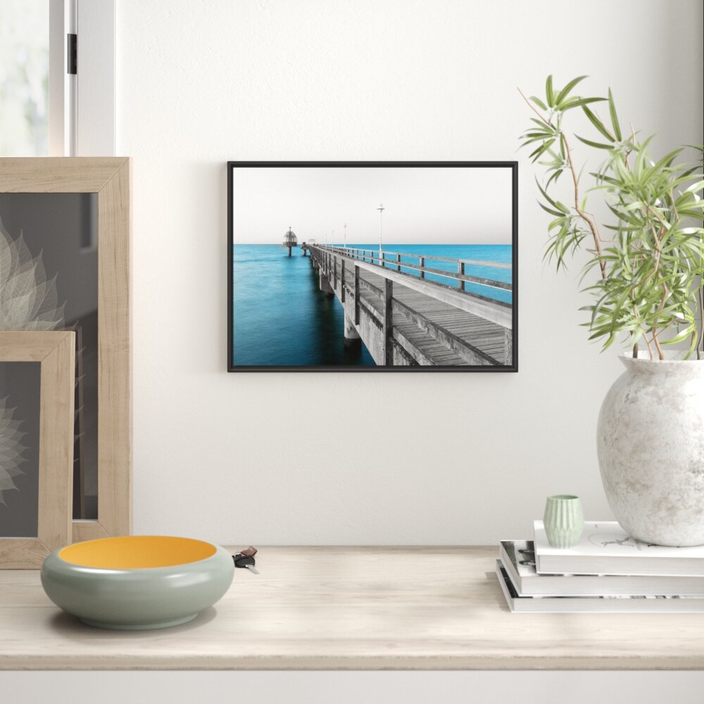 Gerahmtes Wandbild Langer Pier Steg ins Meer