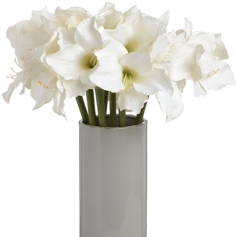 Arrangement, White