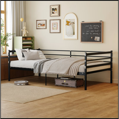Lit mezzanine pour enfants avec cadre en métal de style canapé