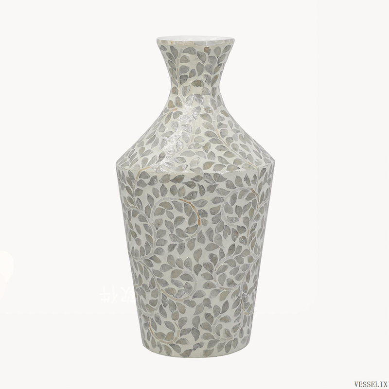 Vase à poudre décoratif en papier de 25 x 50 cm (9,8 x 19,7 pouces) à motif floral blanc en nacre de capiz, forme conique