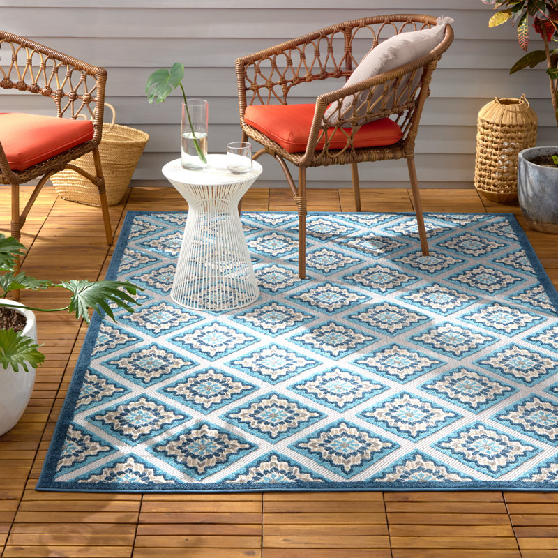 Tapis d'extérieur à motif géométrique bleu Town & Country Country Everly, Rectangle 7 pi 10 po x 10 pi 2 po