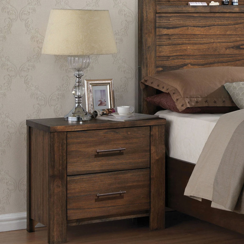 Table de chevet Cozy Oak - 2 tiroirs avec détails et détails en laiton antique