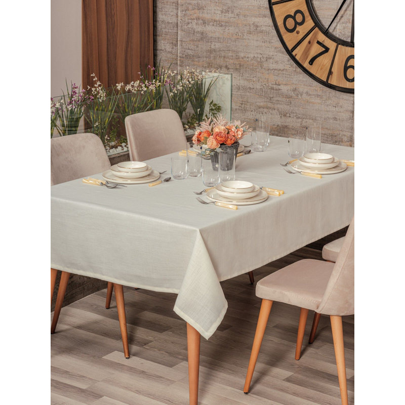 Nappe Elegant Cream - 100% polyester, 61,0 po x 63,0 po | Lavable à la machine à 30 ° C, repassage à basse température | Parfait pour la salle à manger, les mariages et les occasions spéciales, durable et facile à entretenir