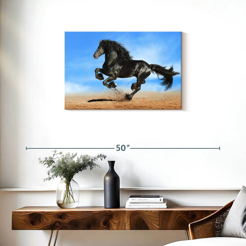 Cheval frison vivant, H 20 po x l 30 po