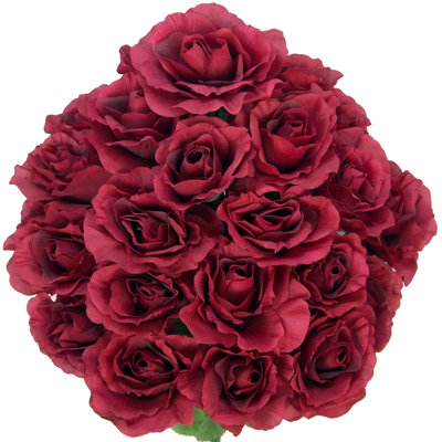 Bouquet de rose artificielles en fleurs