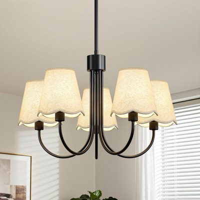 Lustre moderne à 5 lumières pour salle à manger, avec abat-jour en lin et hauteur réglable.