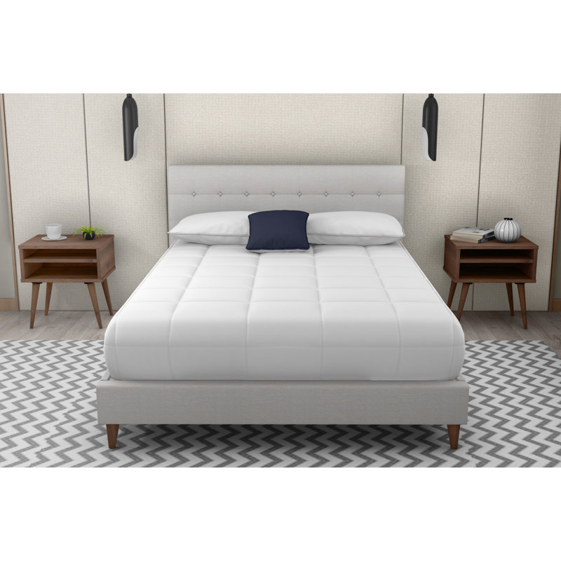 Très grand lit tapissier très grand avec 2 tables de chevet, couleur de pierre élégante, 100%, table de chevet et portes à finition noyer, charme de taille beige, tablettes,