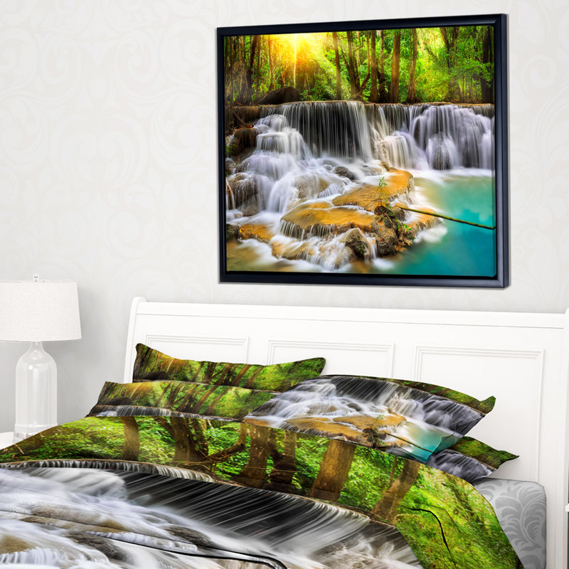 « kanchanaburi province cascade », impression, H 30 po x l 40 po x P 1,5 po, Toile avec cadre flottant