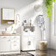 Armoire murale de salle de bain avec porte double, tablette inférieure, portes à motif ondulé, tablette intérieure réglable, installation facile, bois blanc et naturel