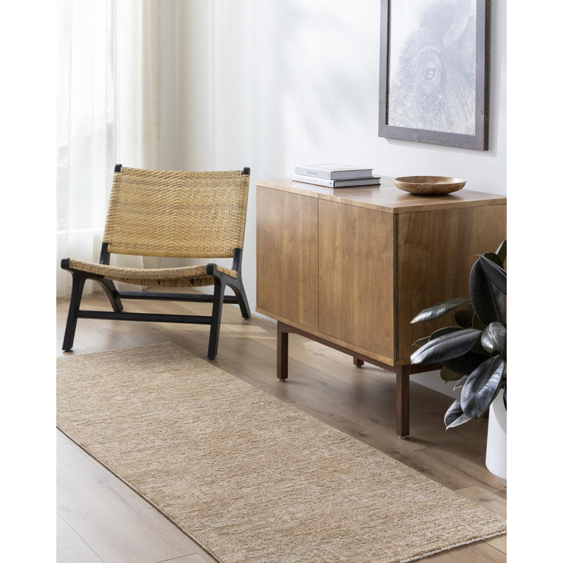 Tapis beige en polyester tissé à la machine Alonzo, Tapis de couloir 2 pi 8 po x 7 pi 3 po