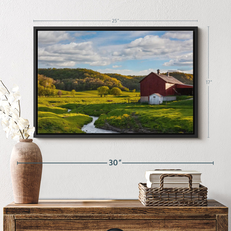Nature «Green Fields Red Barn Wall Art», H 17 po x l 25 po