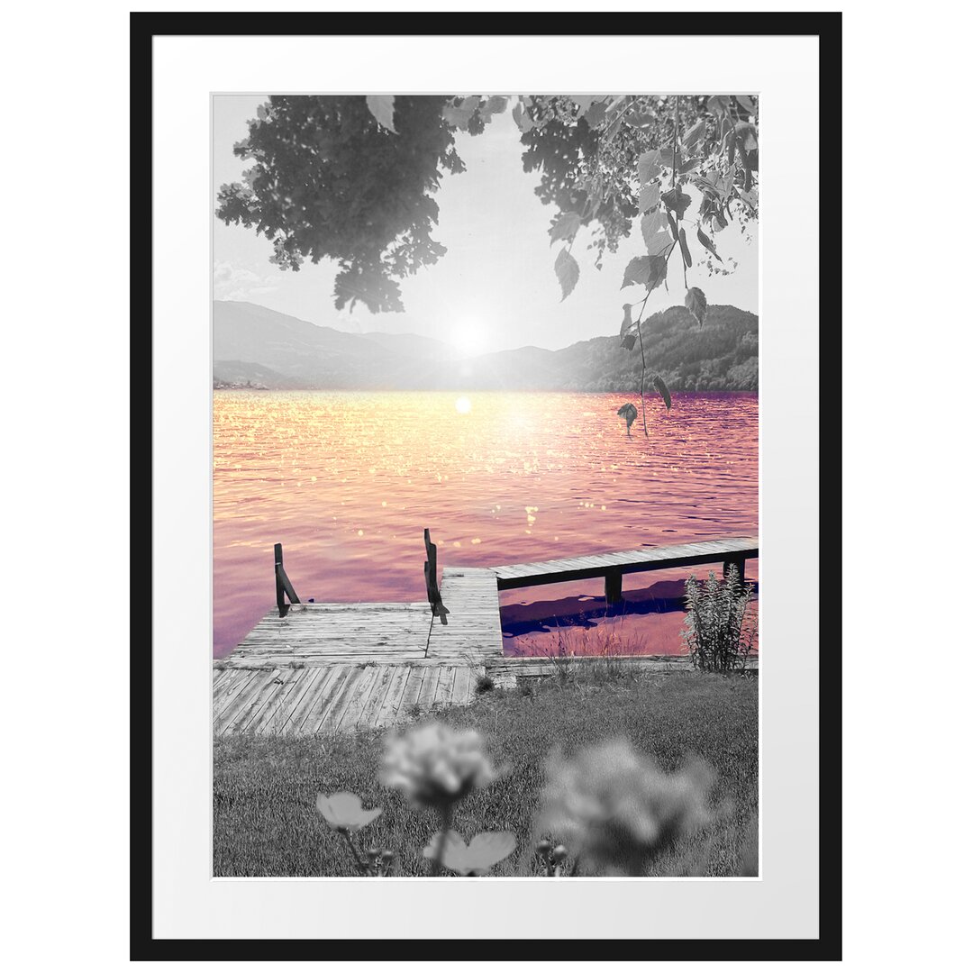 Gerahmtes Poster Steg am See bei Sonnenaufgang