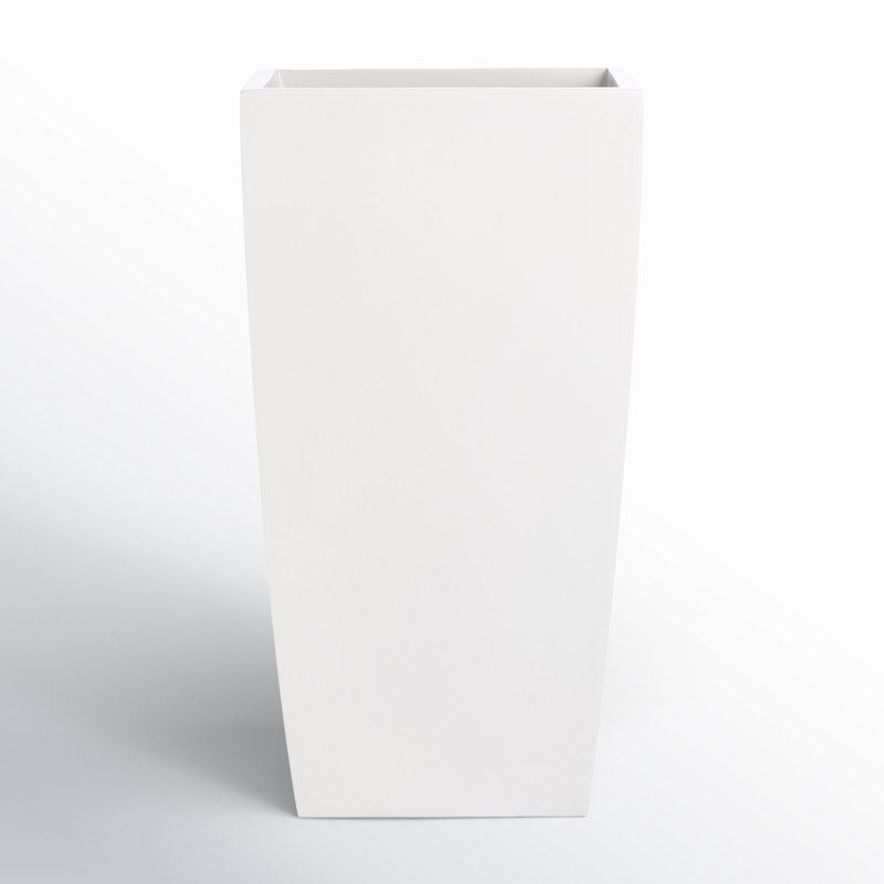 Grand pot à fleurs incurvé Hornell, H 37 po x l 20 po x P 20 po, Blanc