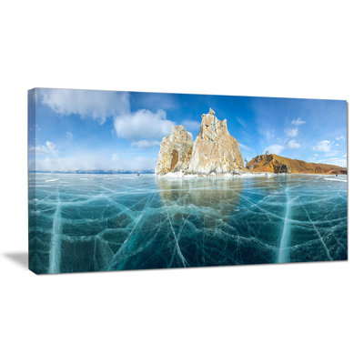 «Lake Baikal Ice and Rocks Panorama», reproduction de photo sur toile tendue encadrée