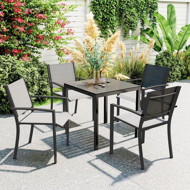 Table de salle à manger d'extérieur pour 4 personnes avec structure en acier noir