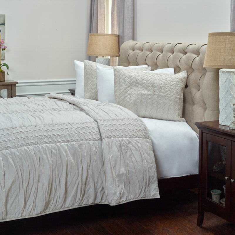 Carly Modern & Contemporary Cotton Quilt, Queen, Natural