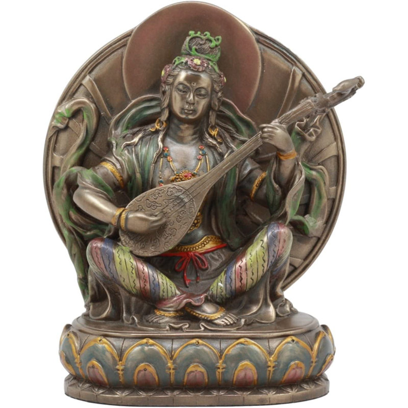 Figurine Déesse indoue Saraswati jouant un Veena assis sur un trône de lotus