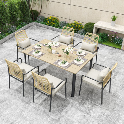 6-person Patio Dining Set With Cushions