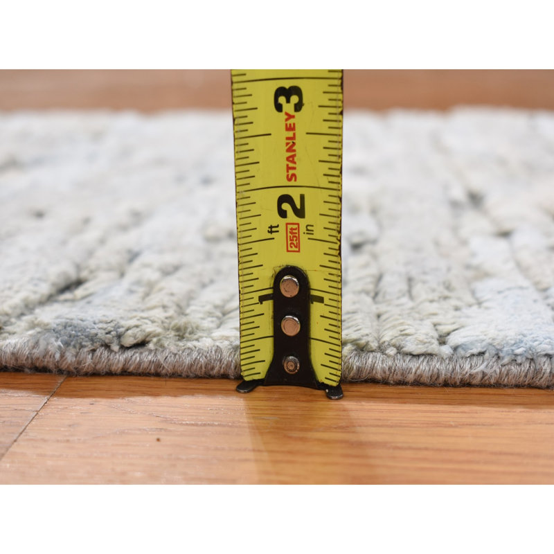 Tapis carré en soie nouvel âge 2 pi x 2 pi Zakkery