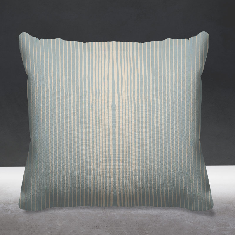 Coussin intérieur / extérieur Ash River, Bleu, L 17 po x H 17 po
