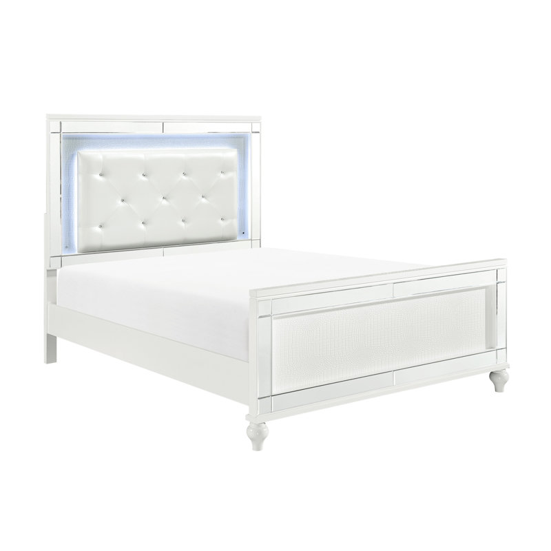 Grand lit blanc, tête de lit à boutons en simili cuir avec panneaux en alligator et rails de miroir biseautés