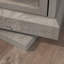 Tour artisanale en bois avec design pivotant, brun