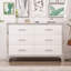 Commode élégante avec poignée en métal-460392682