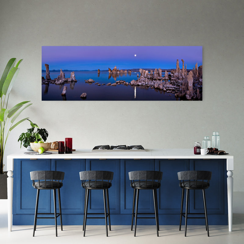 "Moonlit Tufa Towers", art contemporain de paysage abstrait, H 20 po x l 60 po