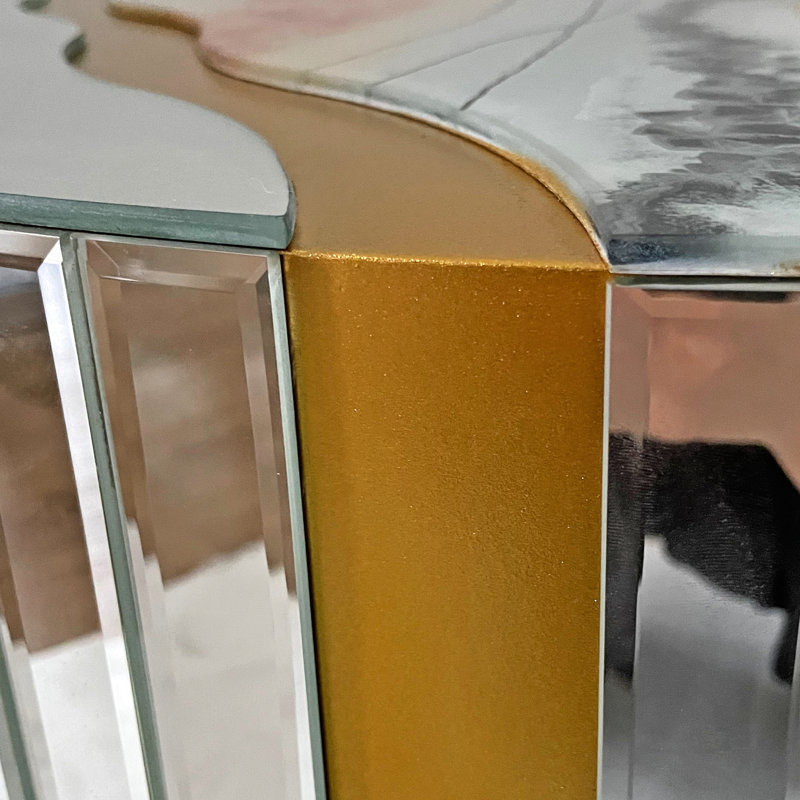 Table basse ronde avec finition miroir argentée, motif en marbre doré et blanc, décor contemporain pour bureau de chambre à coucher moderne en brillant, facile à installer