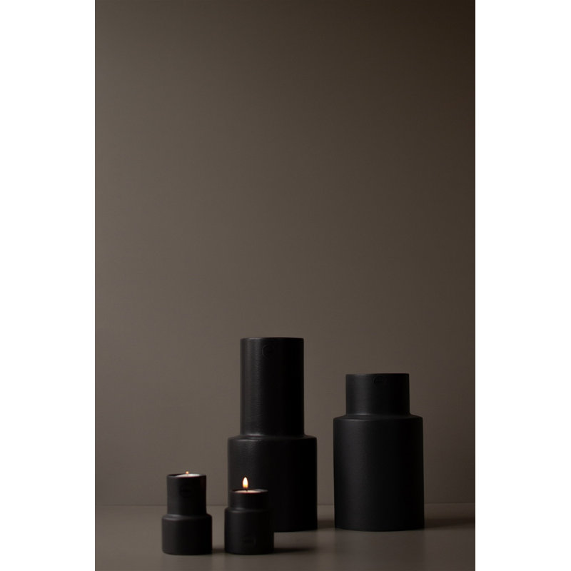 Ashwin Cast Iron Table Vase