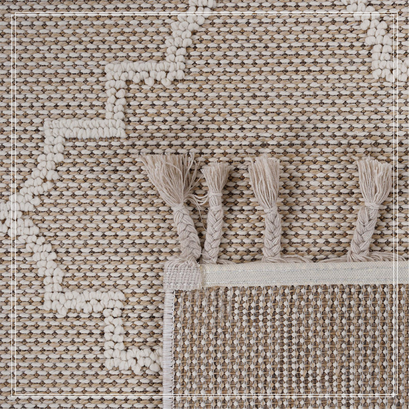 Ivory /Trellis Indoor/Outdoor Area Rug, Rectangle 4' x 6'2"