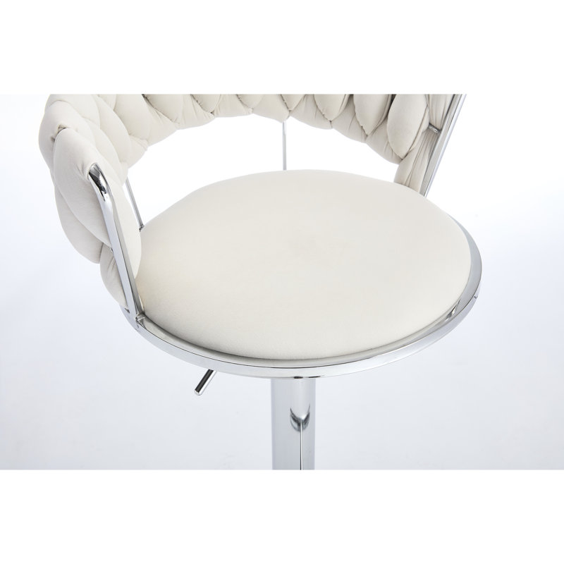 2 tabourets de bar, de couleur crème, base en métal avec hauteur réglable, siège en velours, pivotant pour une assise polyvalente et pratique dans différentes occasions