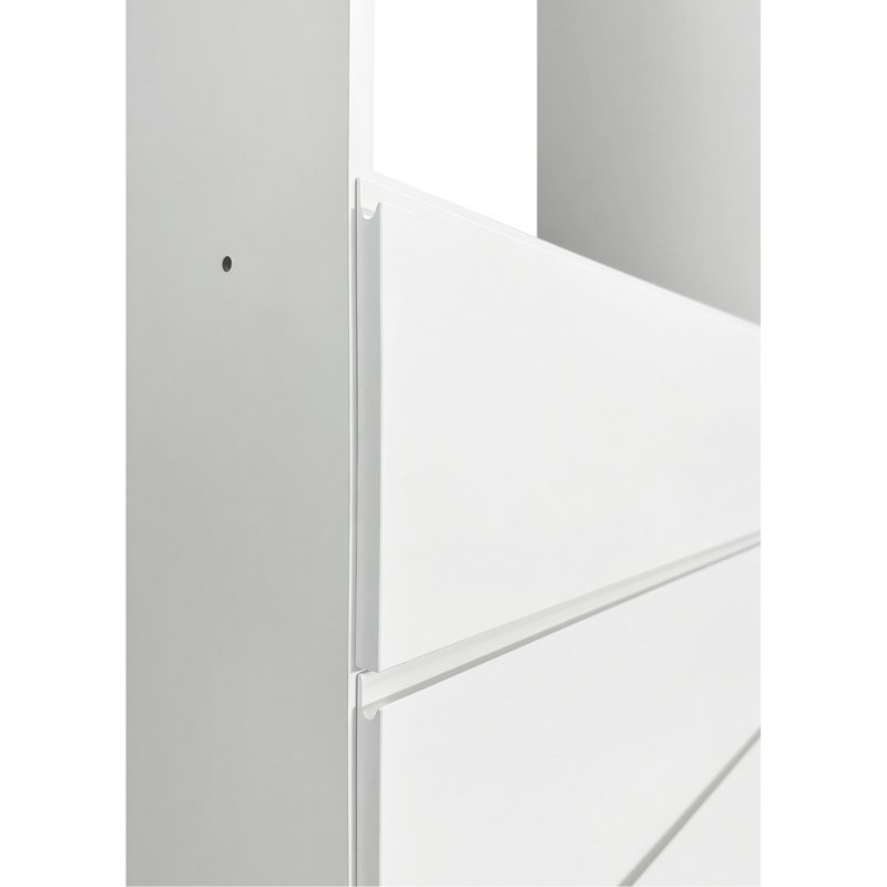 Système de placard autoportant blanc en bois