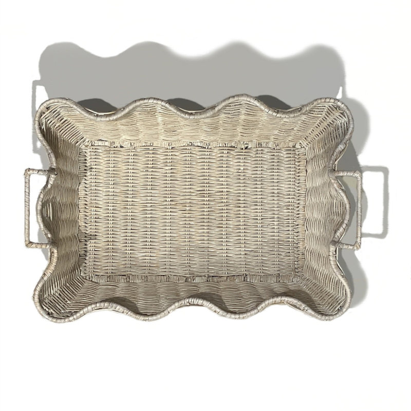 Petit plateau festonné, H 4,75 po x l 17 po x P 12 po, Blanc délavé