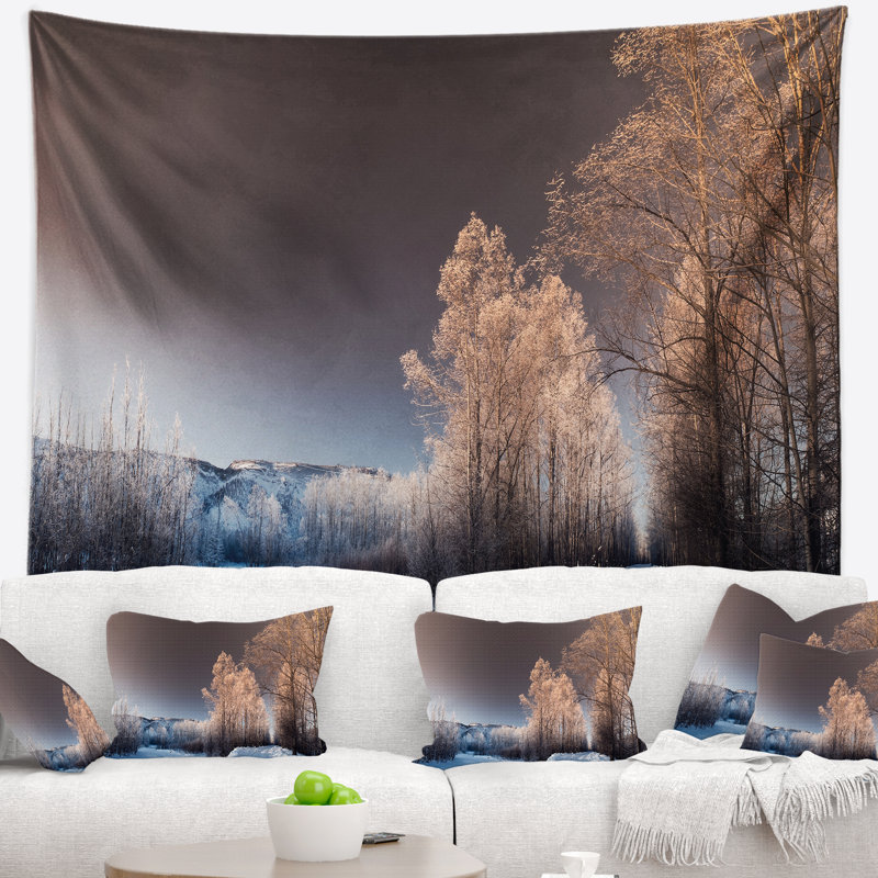 Tapisserie paysage paysage d'hiver futuriste, H 32 po x l 39 po