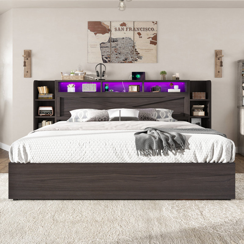 Base de lit avec rangement Shila 45,1 "avec station de charge, tête de lit bibliothèque à DEL et 2 tablettes latérales, grand lit, noir