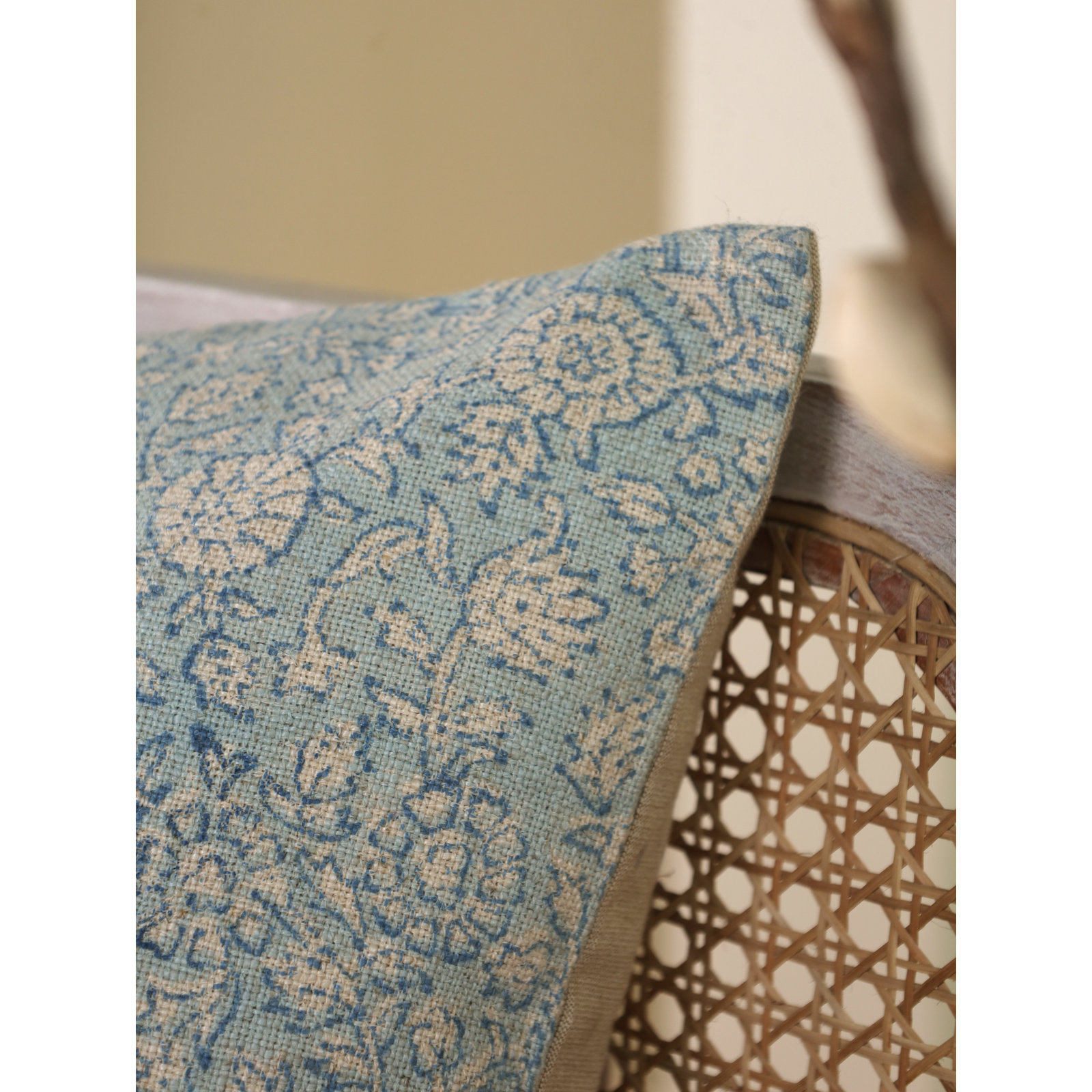Altesa 20" x 20" Linen Pillow Cover