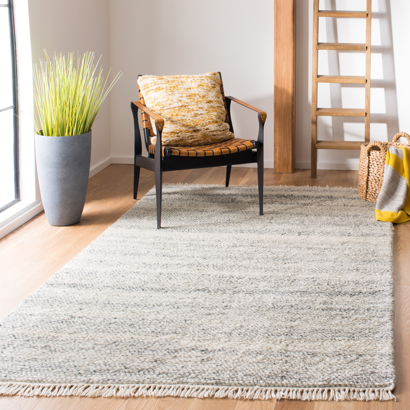 Wyly Light Gray Handmade Shag Wool Rug, Rectangle 5' x 8'