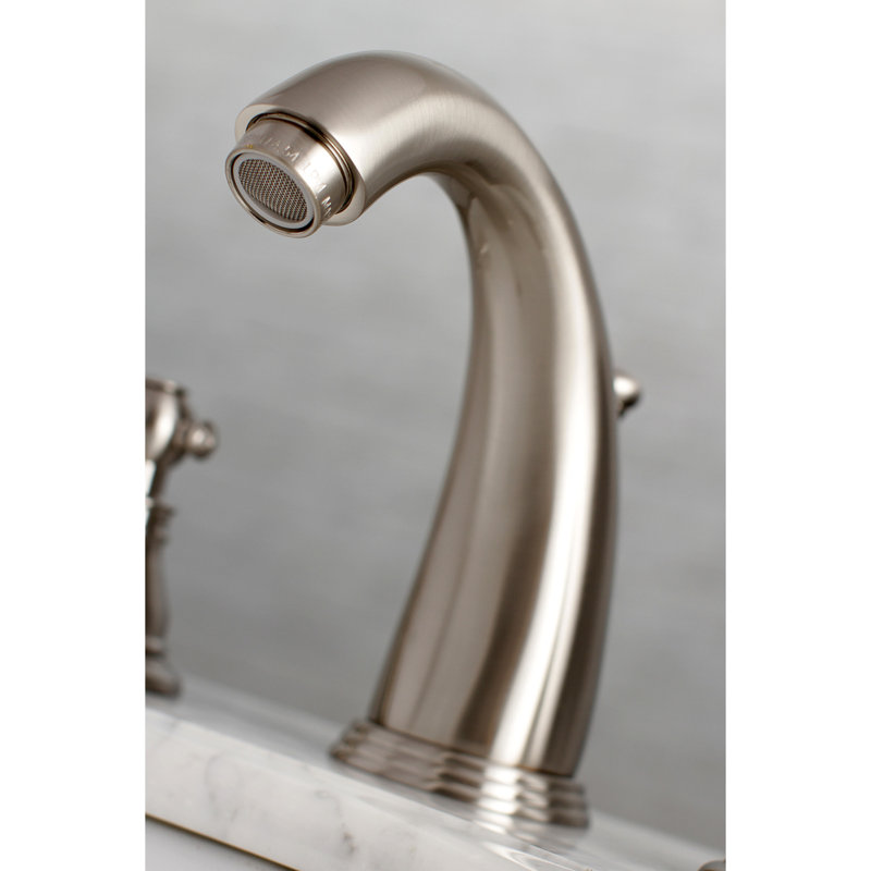 Robinet de salle de bain espacé à deux poignées à 3 poignées et fixation sur le comptoir avec bonde escamotable Kingston Brass