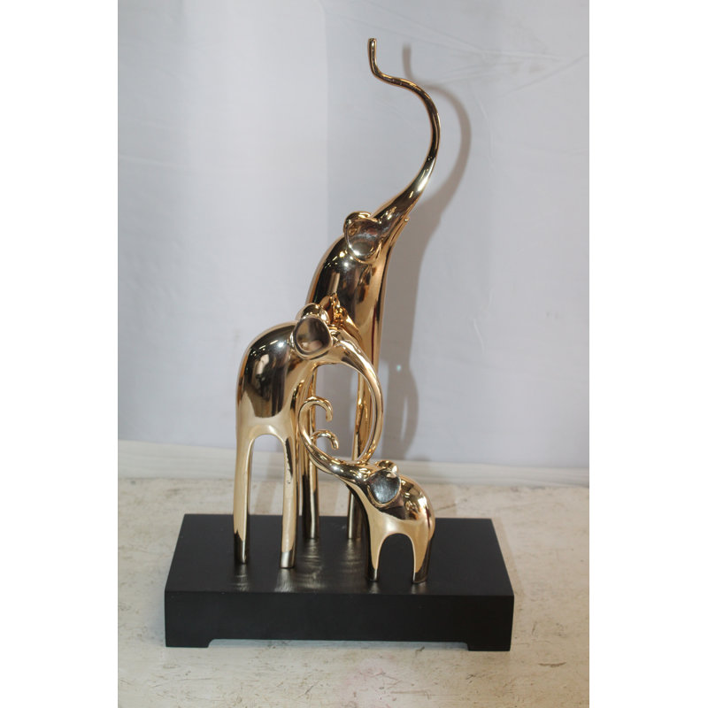 Statue abstraite et géométrique en résine de famille d'éléphants dorés sur base noire 11 po x 5 po x H 8 po