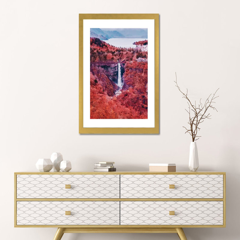 "Kegon Falls" par Hobopeeba-reproduction d’art, Papier encadré doré, Blanc, H 24 po x l 16 po x P 1 po