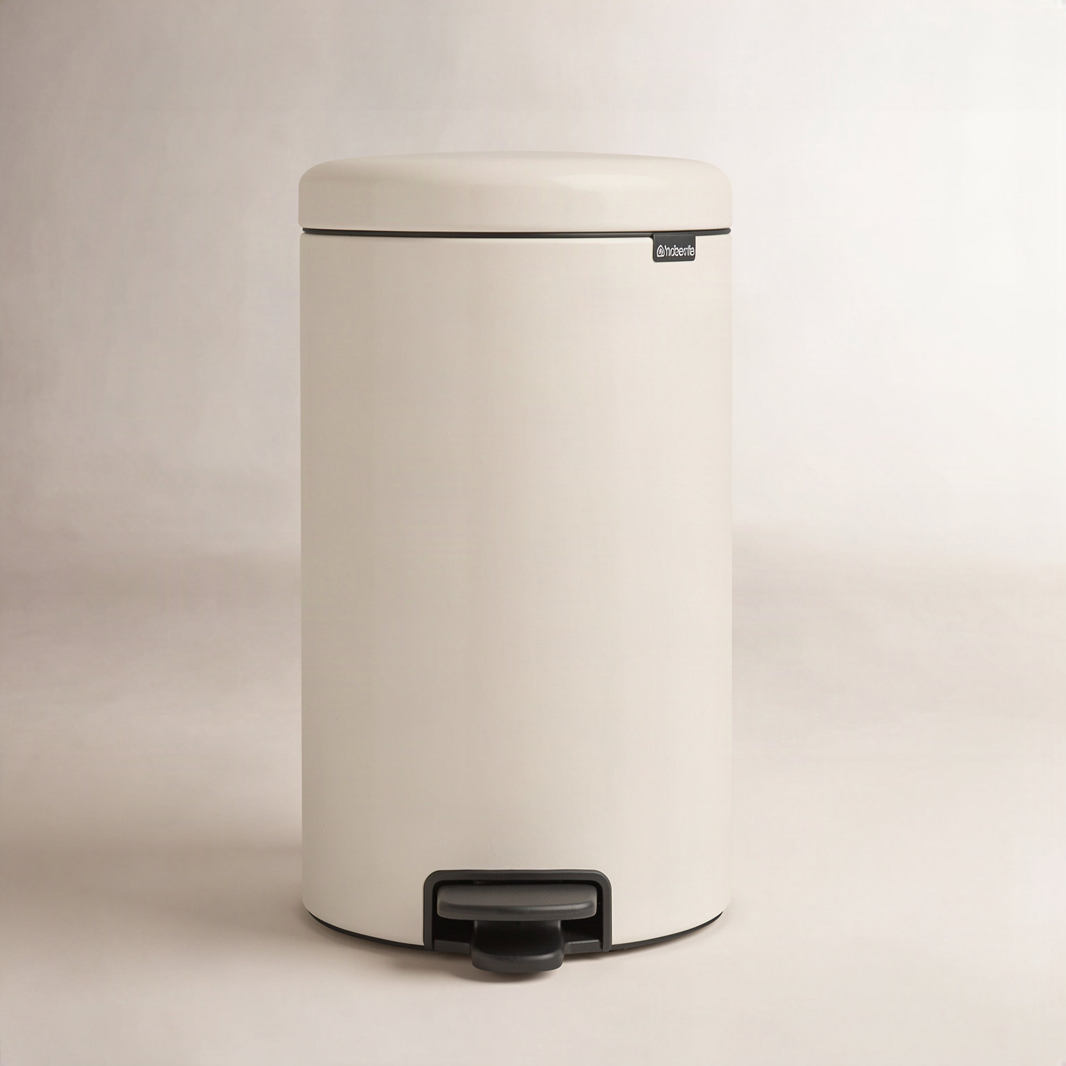 Brabantia Newicon 5.3gal Step-On Can, Soft Beige