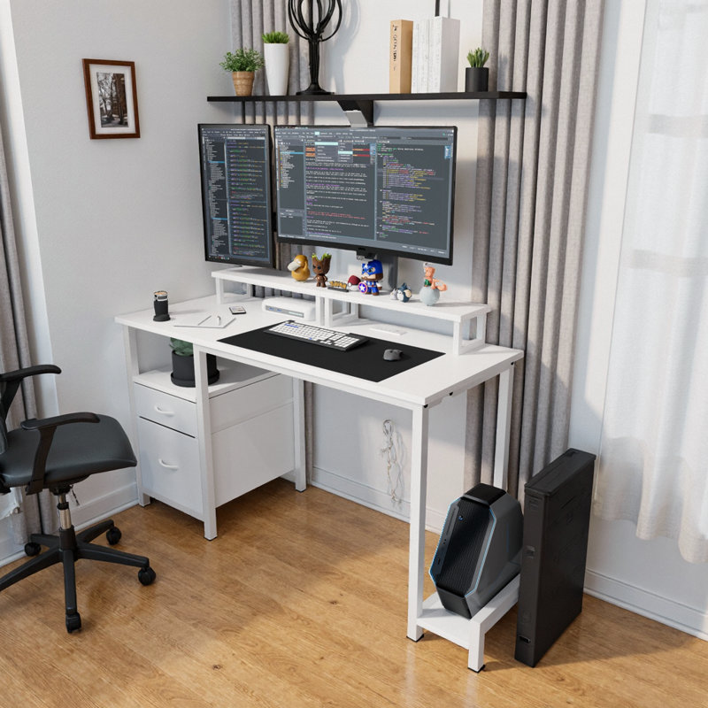 Bureau d'ordinateur moderne élégant de 47 po avec centre de charge et écrans mobiles Sleek