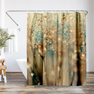 Rideau de douche Botanical Droplets of Gold par Ingrid Beddoes