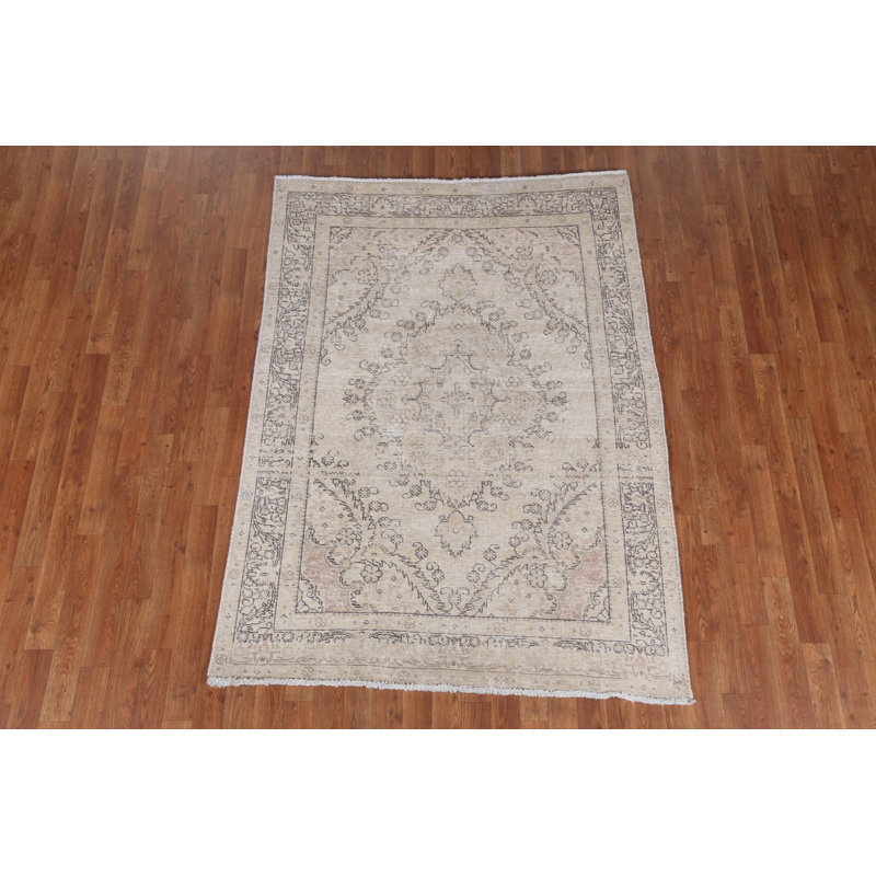 Tapis persan en laine à motif géométrique Analidia 5 pi x 6 pi Tabriz
