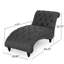 Charmante chaise longue au design tout en courbes, capitonnage à boutons, coutures en losange, tissu gris anthracite, pieds et lignes en bois de bouleau