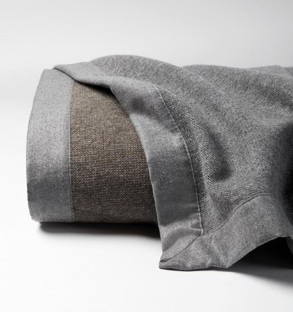 Nerino Hand Woven Blanket, Gray/Walnut, King 